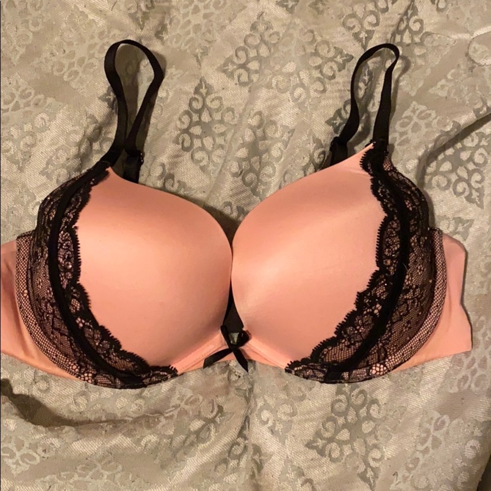Victoria’s Secret Very Sexy line push up